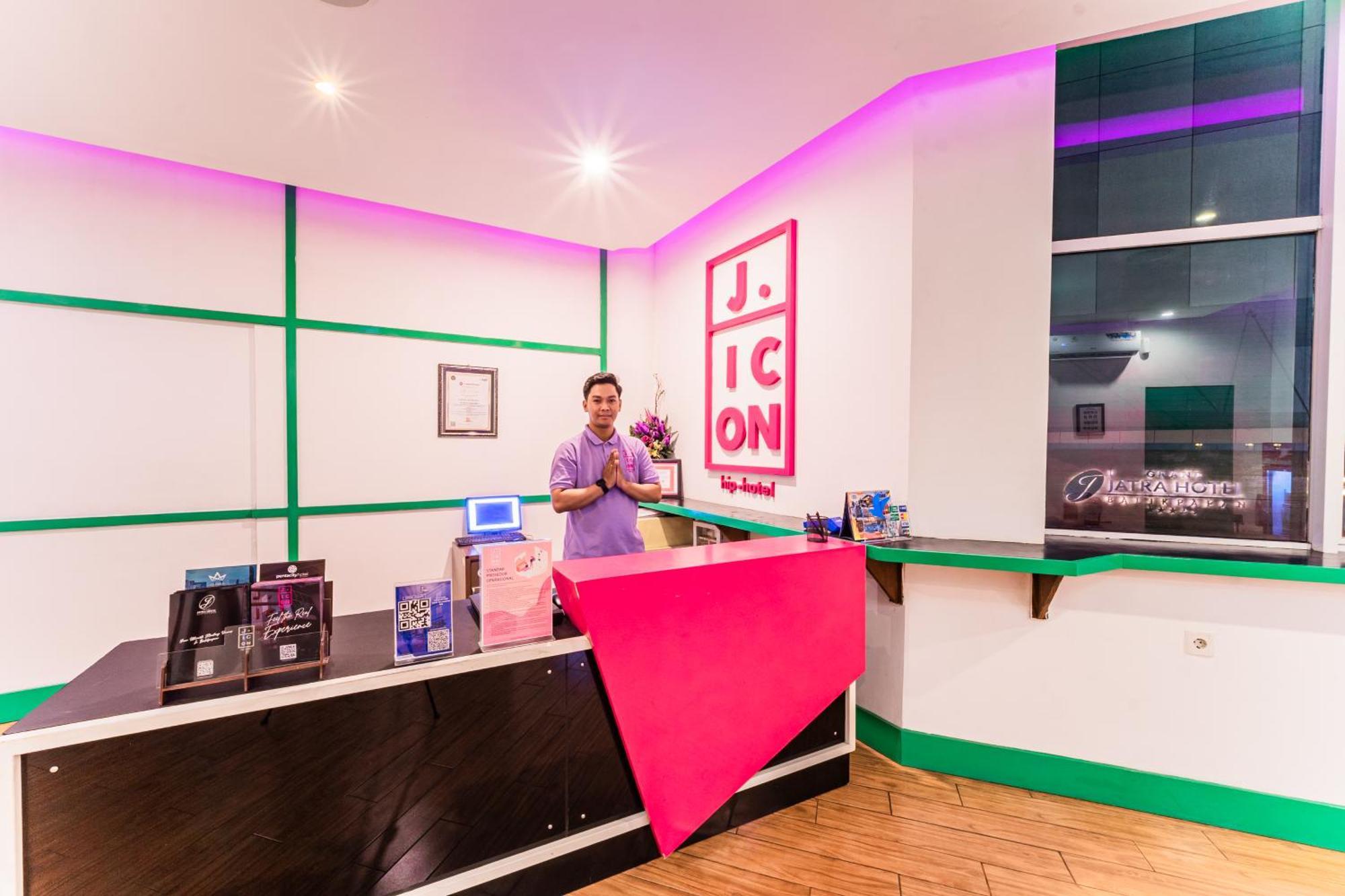 J Icon Hip Hotel Balikpapan  Exterior foto