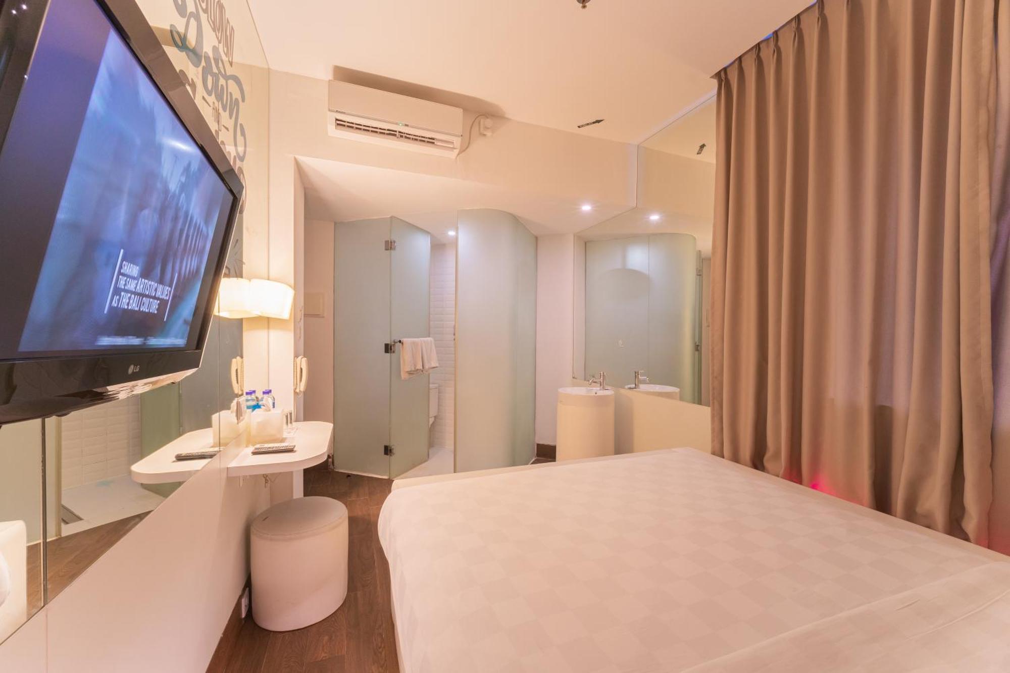 J Icon Hip Hotel Balikpapan  Exterior foto